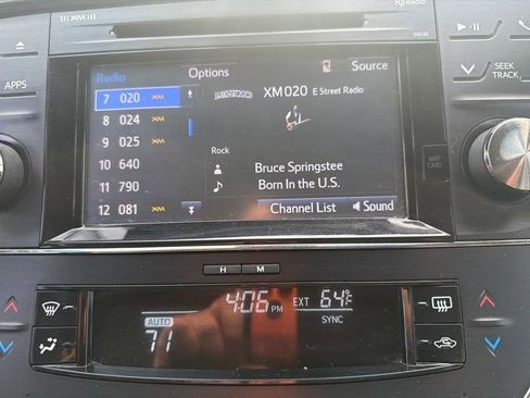 Used 2017 Toyota Avalon XLE image 15