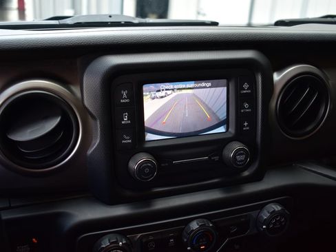 Used 2020 Jeep Wrangler Sport AWD/4WD image 44