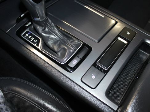 Used 2016 Hyundai Genesis 3.8 RWD image 17