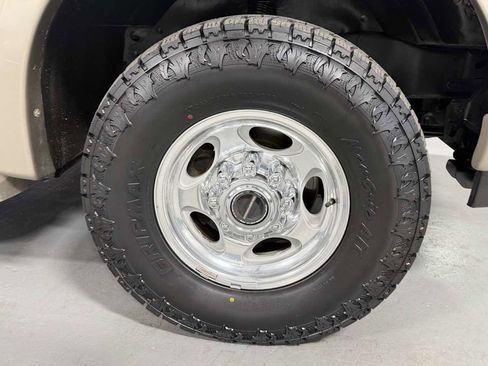 Used 2004 Ford Excursion Eddie Bauer image 2