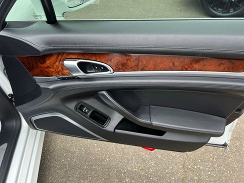 Used 2014 Porsche Panamera AWD/4WD image 29