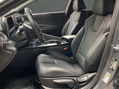 New 2026 Hyundai Elantra SEL Sport FWD image 9