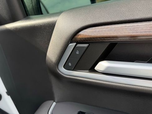 Used 2022 Chevrolet Silverado 1500 RST w/ Redline Edition image 46