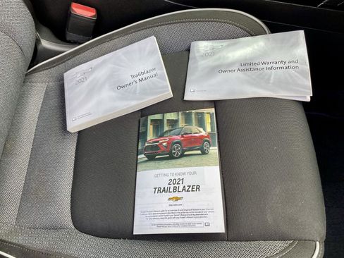 Used 2021 Chevrolet TrailBlazer LT w/ Convenience Package image 38