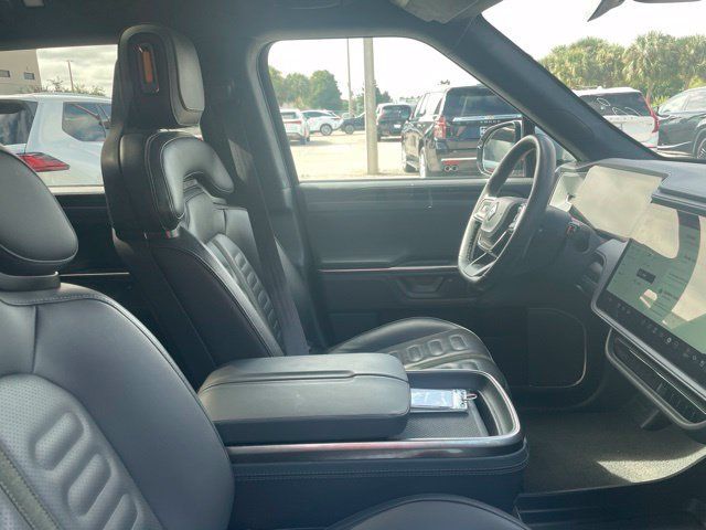 Used 2025 Rivian R1S Adventure Dual AWD/4WD image 8