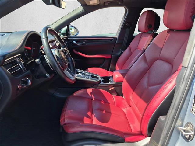 Used 2020 Porsche Macan AWD/4WD image 17