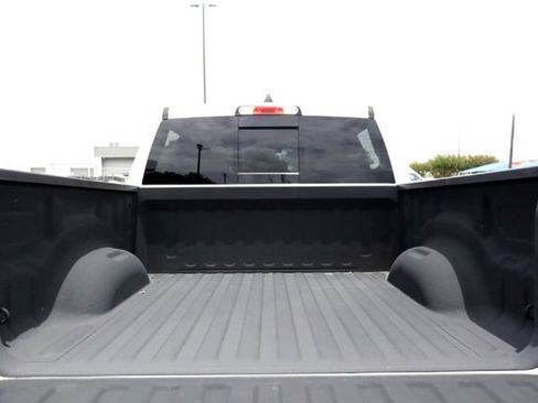 Used 2019 RAM 1500 Laramie RWD image 30