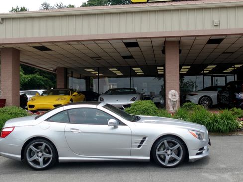 Used 2013 Mercedes-Benz SL 550 image 2