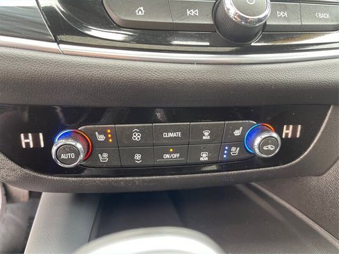 Used 2021 Buick Enclave Premium w/ Sun and Sites Package FWD image 32