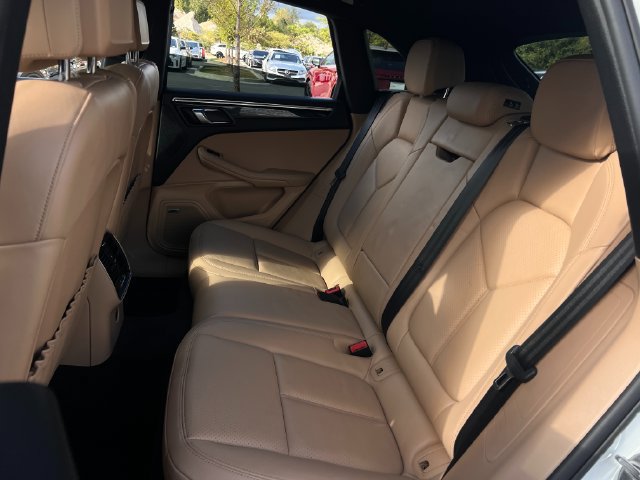 Used 2019 Porsche Macan AWD/4WD image 18