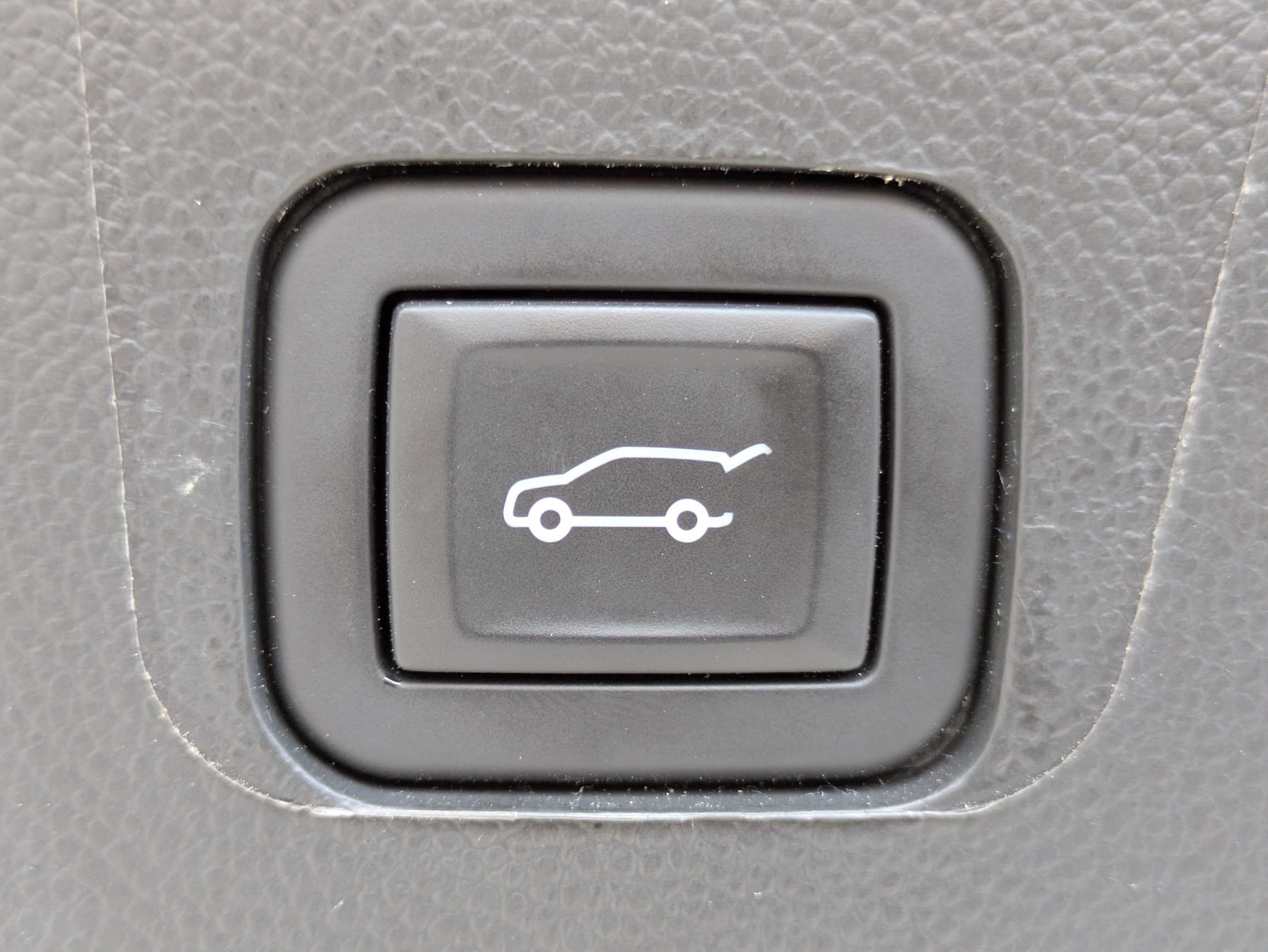 Used 2024 Chevrolet Traverse LT w/ Midnight/Sport Edition AWD/4WD image 8