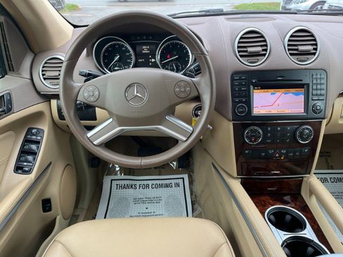 Used 2011 Mercedes-Benz GL 450 4MATIC image 13