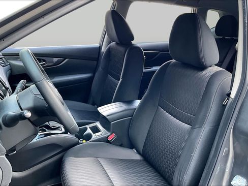 Used 2019 Nissan Rogue SV FWD image 8