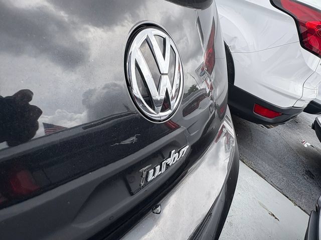 Used 2013 Volkswagen Beetle Turbo FWD image 6
