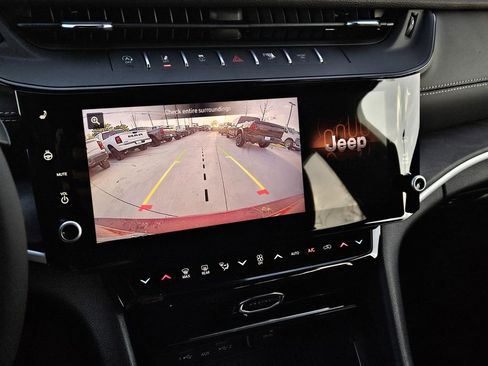 New 2026 Jeep Grand Cherokee L 2WD image 18