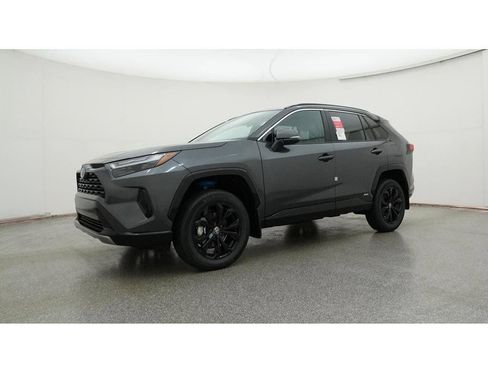 Used 2024 Toyota RAV4 SE AWD/4WD image 23