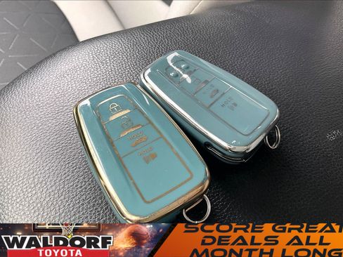 Used 2022 Toyota RAV4 XLE image 14