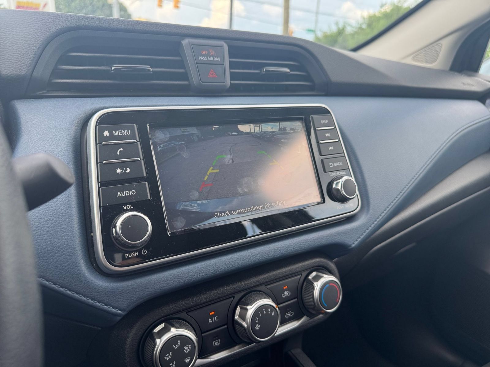 Used 2025 Nissan Versa SV FWD image 21