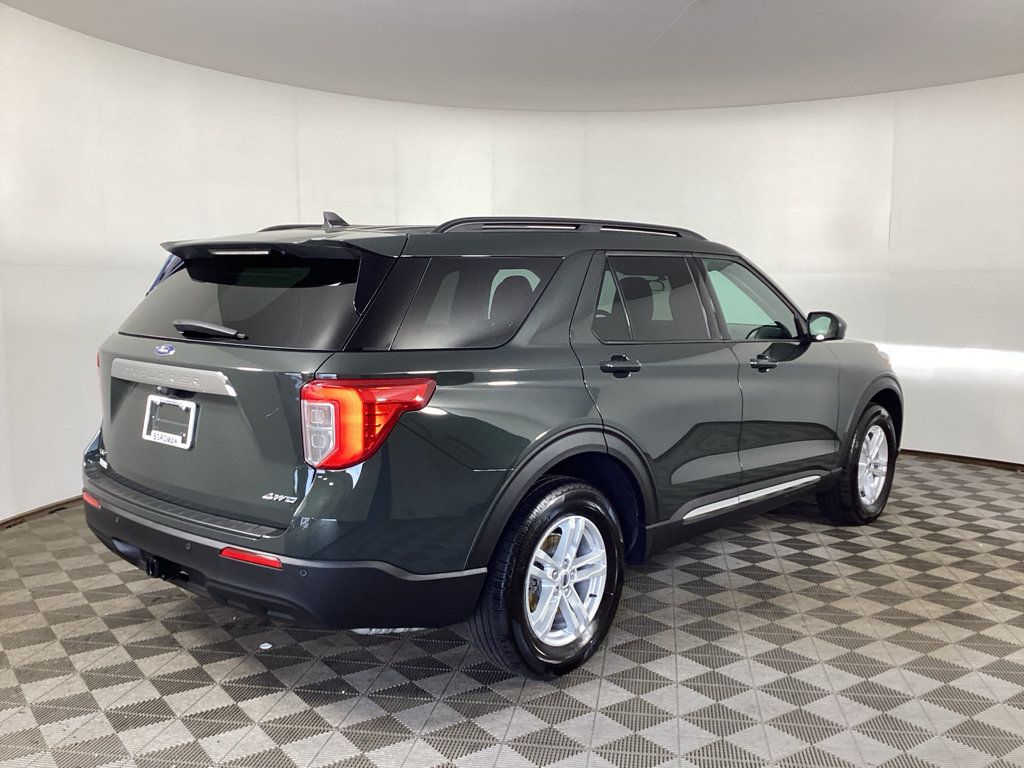 Used 2024 Ford Explorer XLT w/ Class IV Trailer Tow Package AWD/4WD image 2