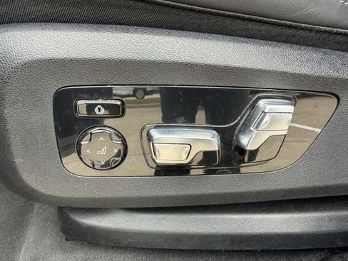 Used 2025 BMW X6 xDrive40i AWD/4WD image 28