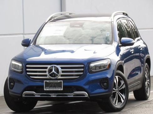 Used 2025 Mercedes-Benz GLB 250 4MATIC image 1
