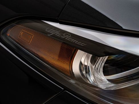 Used 2024 Alfa Romeo Giulia Quadrifoglio w/ Active Assist Plus Package image 29