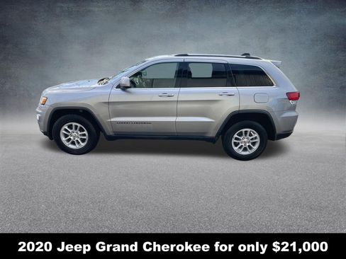 Used 2020 Jeep Grand Cherokee Laredo image 2