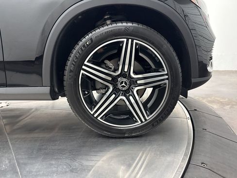 Used 2026 Mercedes-Benz GLC 300 GLC 300 image 9