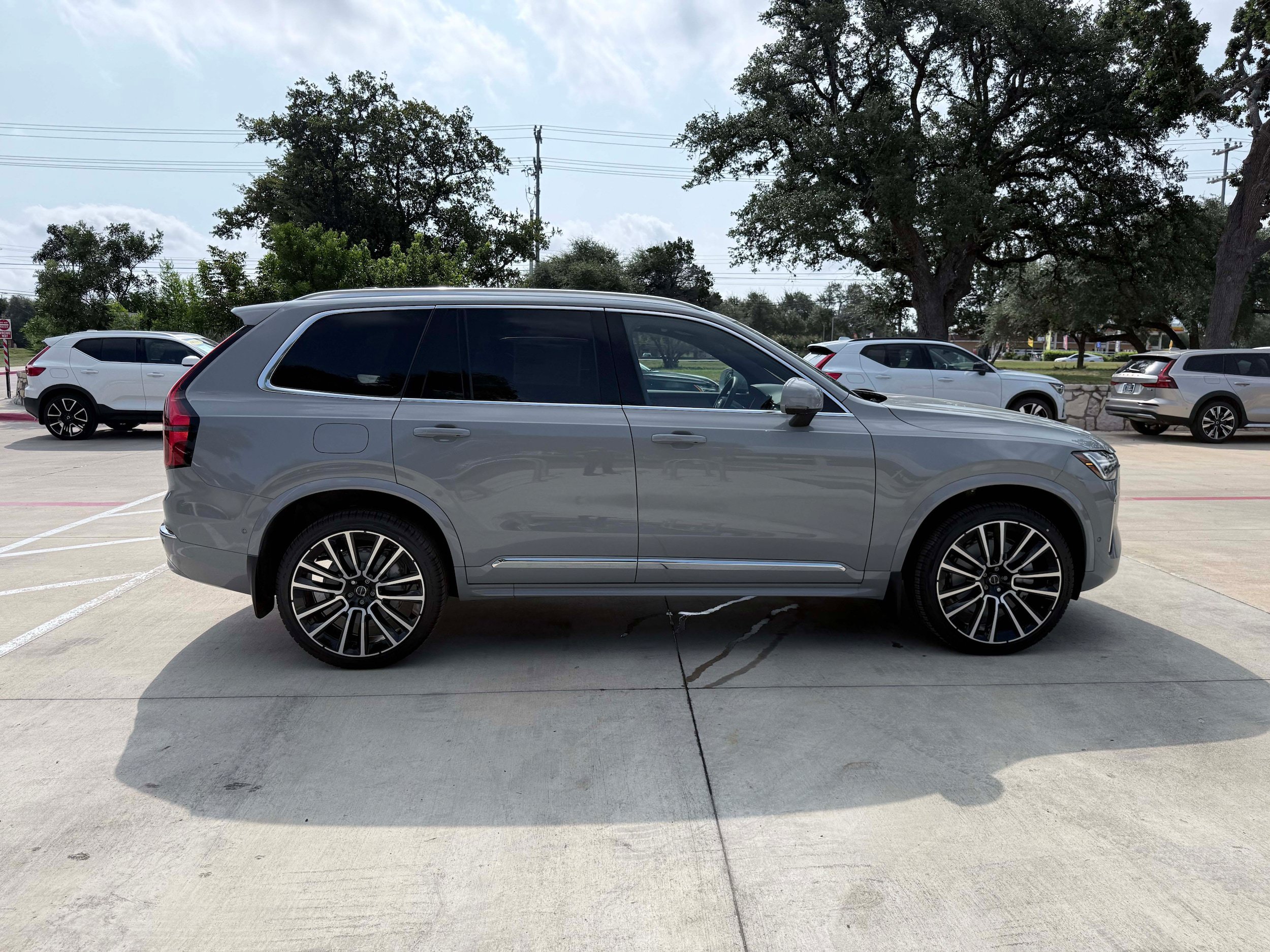 New 2026 Volvo XC90 B6 Plus w/ Protection Package Premier AWD/4WD image 7