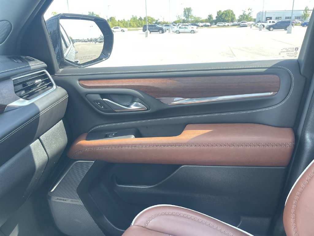 Used 2023 GMC Yukon Denali Ultimate AWD/4WD image 32