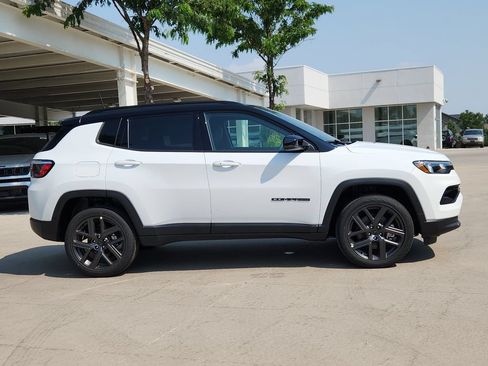 New 2026 Jeep Compass Limited w/ Sun, Sound & Navigation Group AWD/4WD image 2