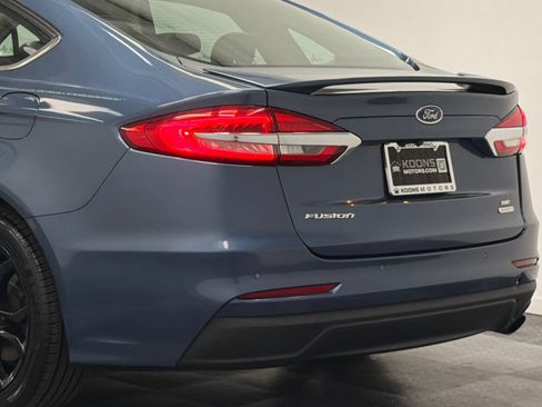 Used 2019 Ford Fusion SE w/ Equipment Group 151A FWD image 7