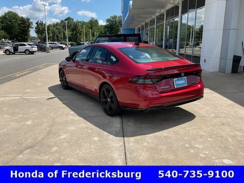 Used 2025 Honda Accord Sport image 3