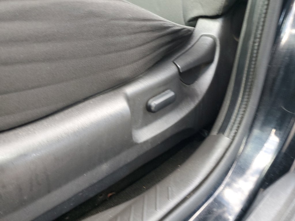 Used 2012 Ford Escape XLT FWD image 23
