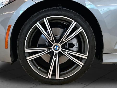 Used 2024 BMW 330i Sedan w/ Premium Package RWD image 9