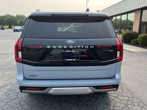 Used 2025 Ford Expedition Platinum AWD/4WD image 7