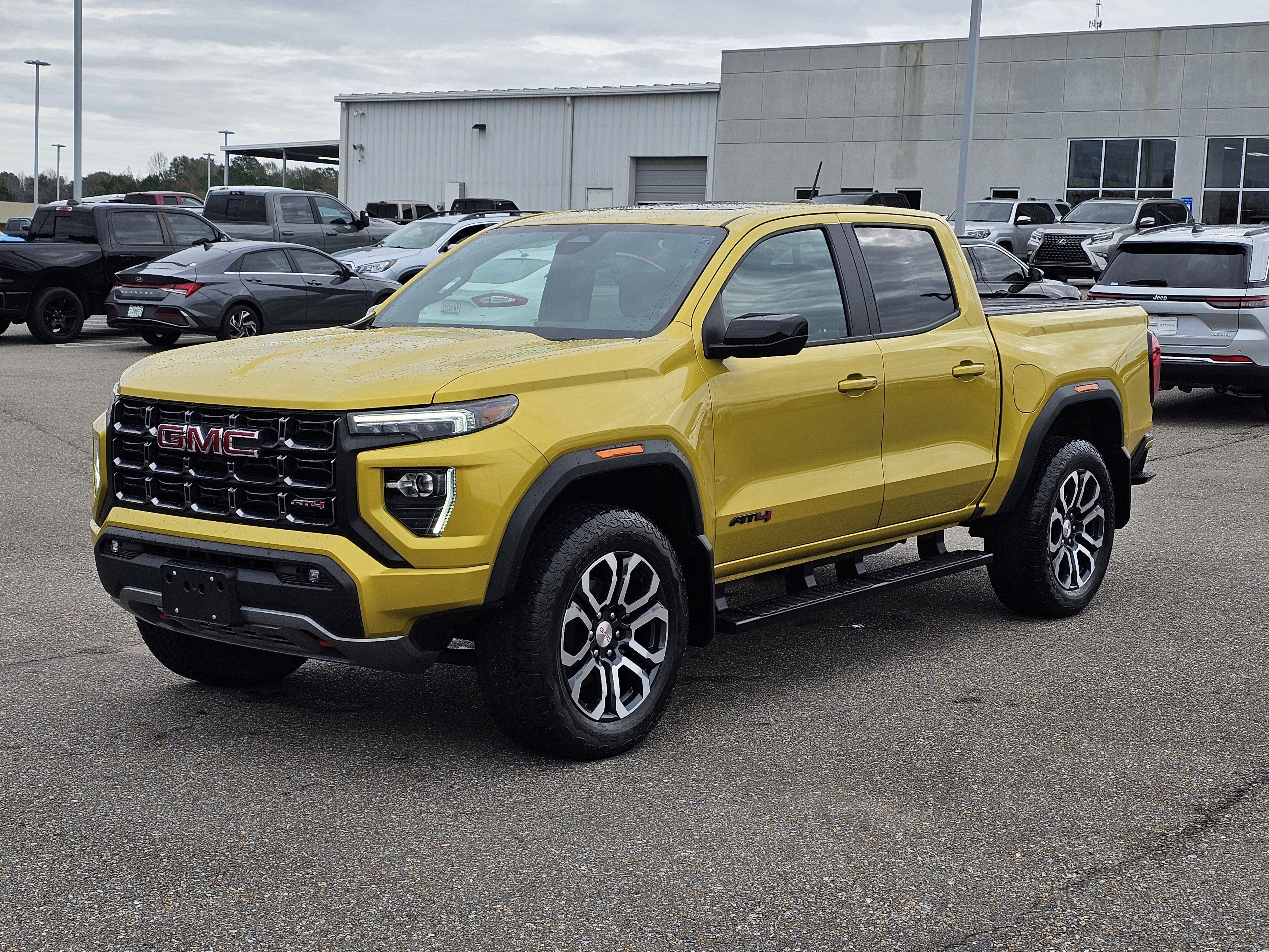 Used 2023 GMC Canyon AT4 w/ AT4 Premium Package AWD/4WD image 1