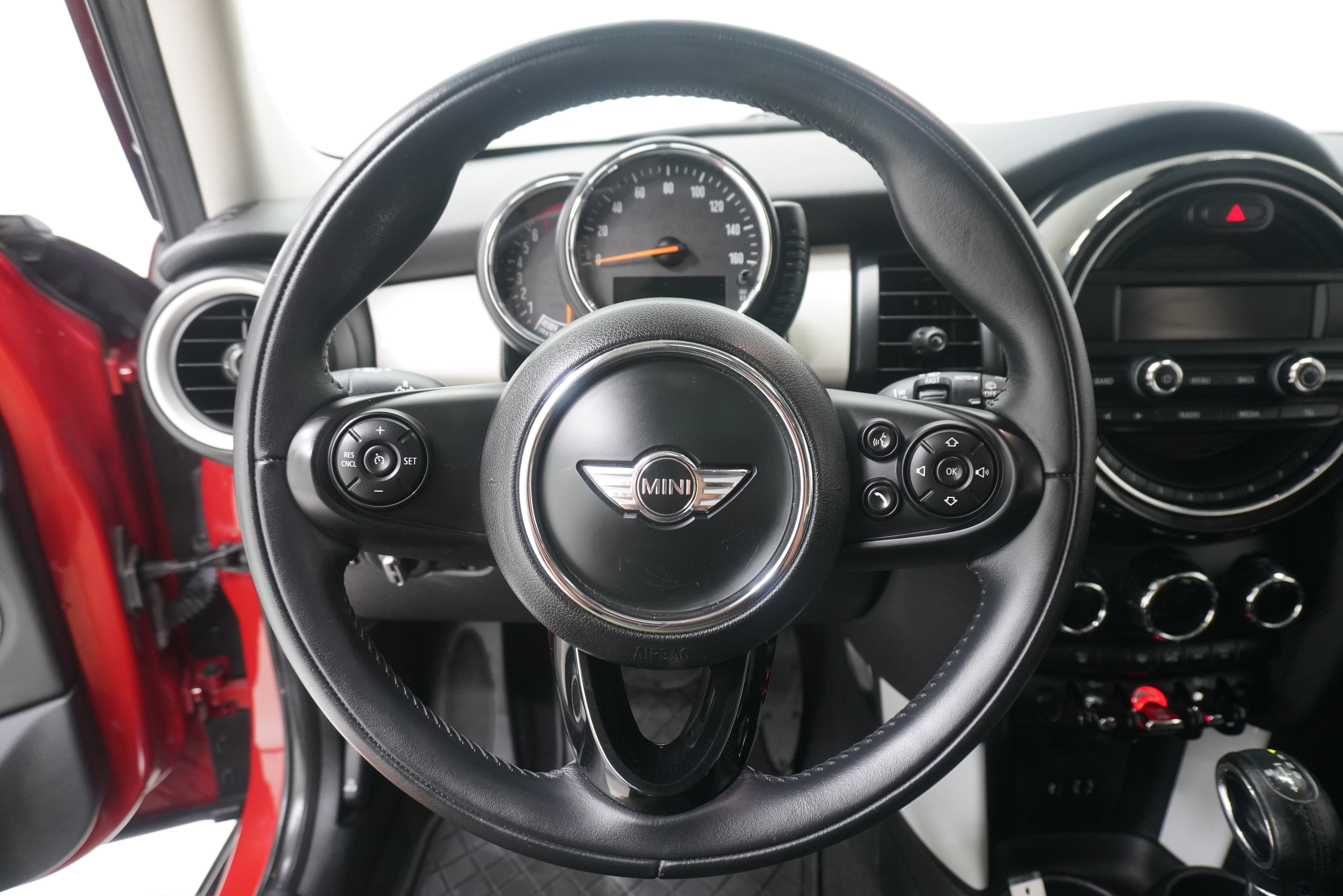Used 2016 MINI Cooper 4-Door Hardtop FWD image 14