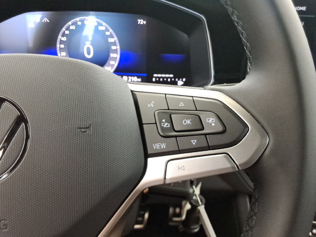 Used 2025 Volkswagen Jetta Sport FWD image 24