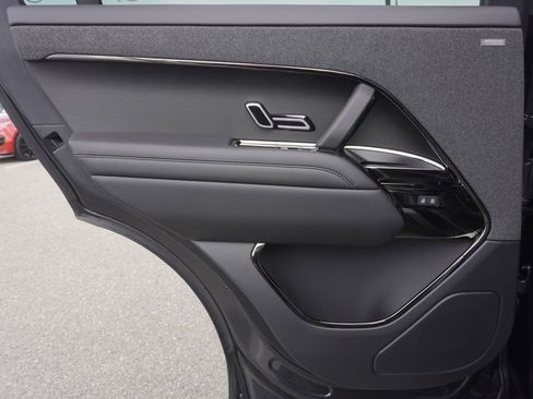 New 2025 Land Rover Range Rover Sport SE image 28