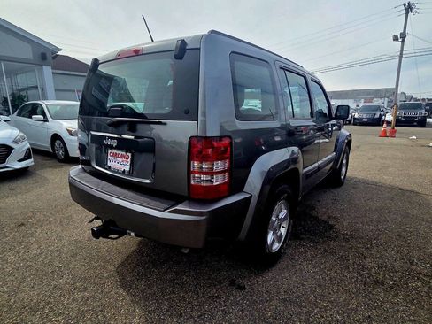 Used 2012 Jeep Liberty Sport image 7