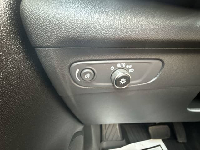 Used 2023 Buick Envision Essence AWD/4WD image 12