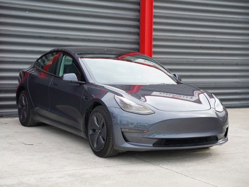 Used 2023 Tesla Model 3 Standard Range image 7