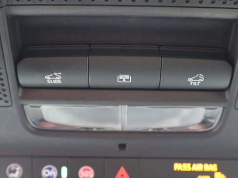 Used 2024 GMC Acadia AT4 w/ Luxury Package image 27