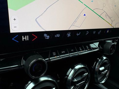 Used 2024 Chevrolet Blazer EV LT image 39