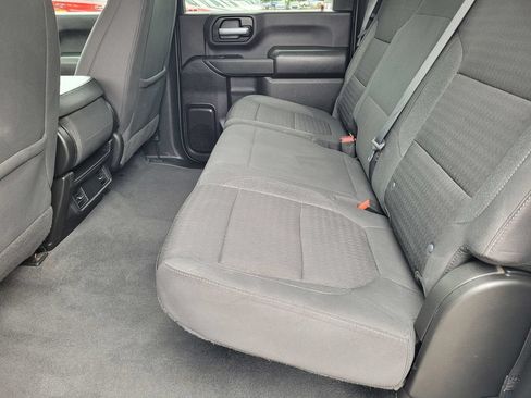 Used 2022 Chevrolet Silverado 2500 Custom w/ Custom Value Package AWD/4WD image 8