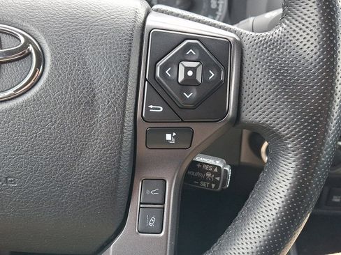 Used 2022 Toyota Tacoma TRD Sport image 21