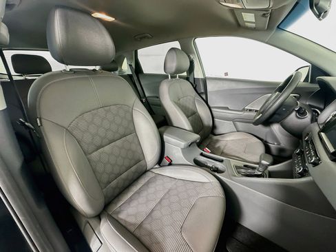 Used 2019 Kia Niro LX FWD image 28