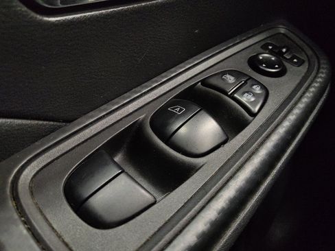 Used 2025 Nissan Versa SV w/ Trunk Package FWD image 27