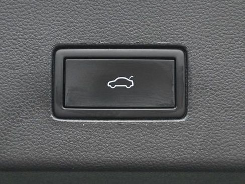 Used 2023 Volkswagen Atlas Cross Sport SE AWD/4WD image 31